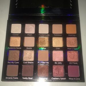 Violet Voss Holy Grail Palette